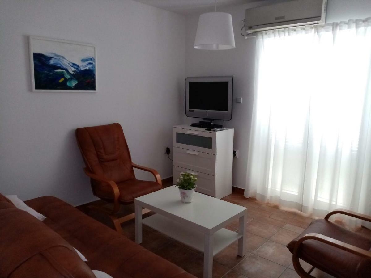 Apartment Pepi Povljana Exterior foto